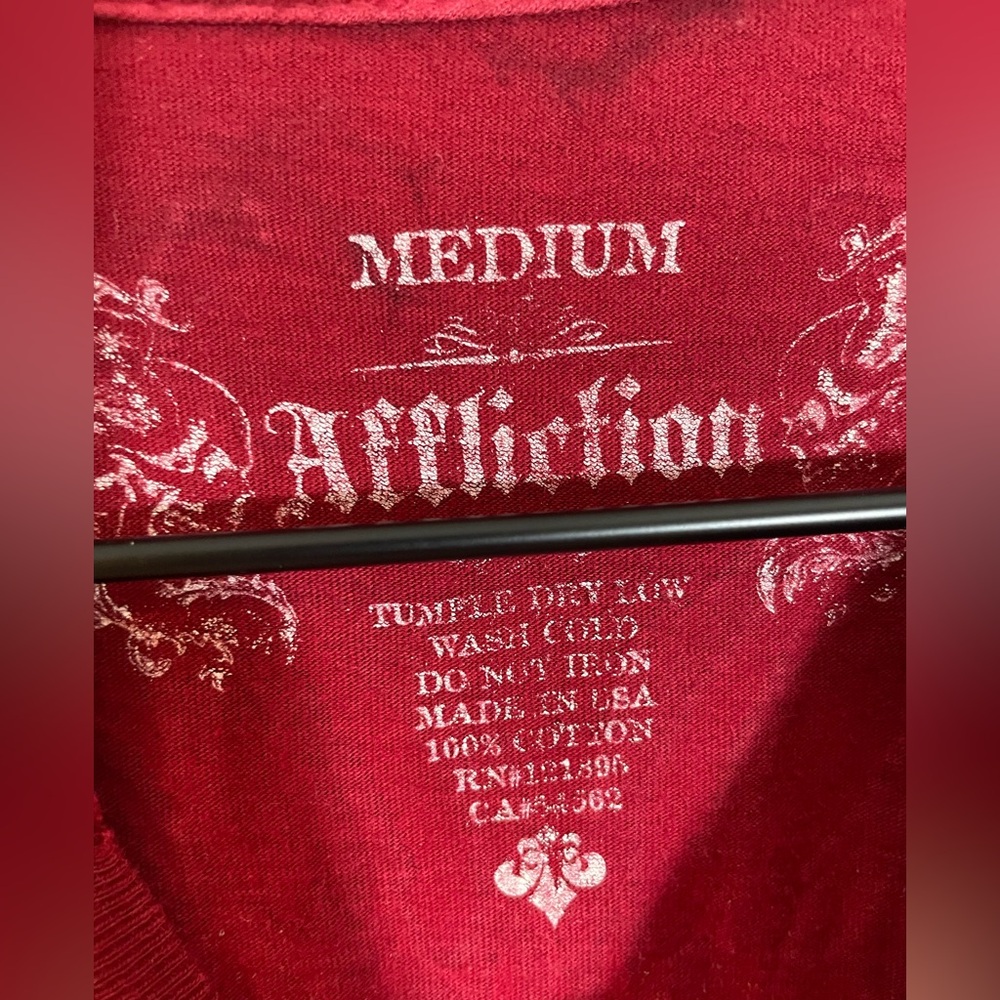 Vintage Affliction T- Shirt Velvet Graphic Grunge Size Medium Red Black - Picture 3 of 8